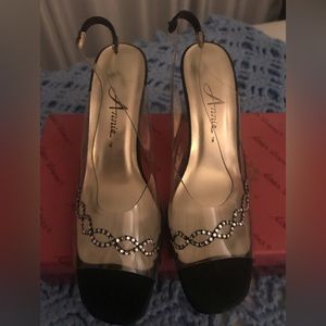 Annie’s classy clear/black Rhinestoned dress heels 8.5M